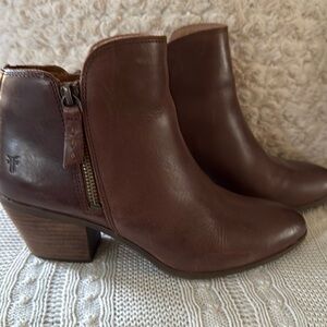 Frye boots brown leather
